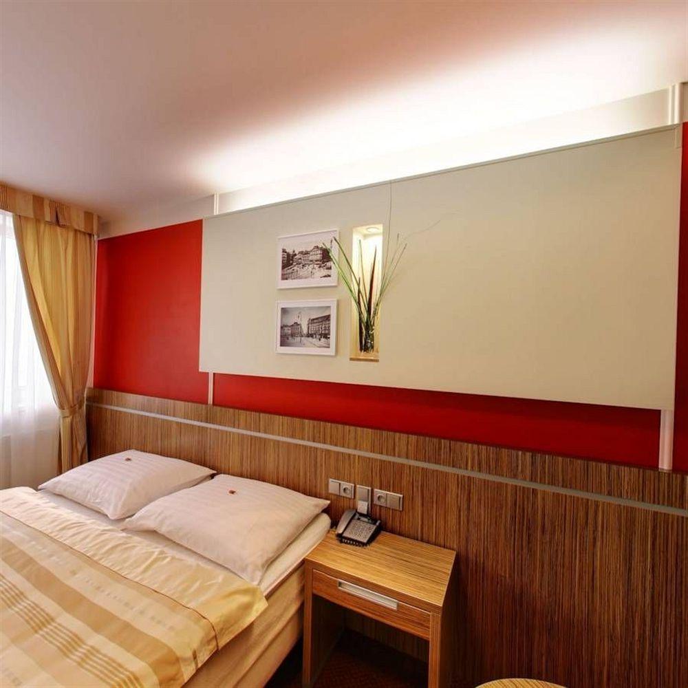 Hotel Vaka Брно Экстерьер фото