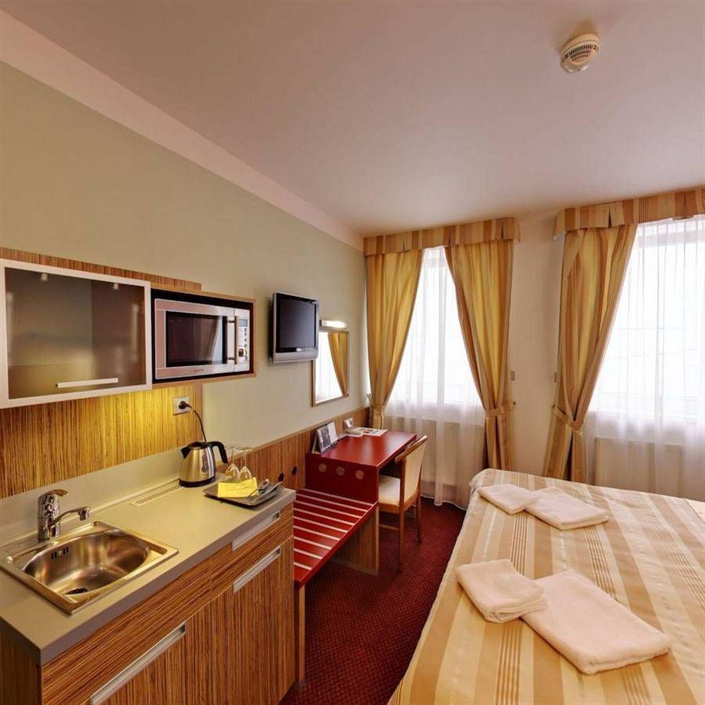 Hotel Vaka Брно Экстерьер фото