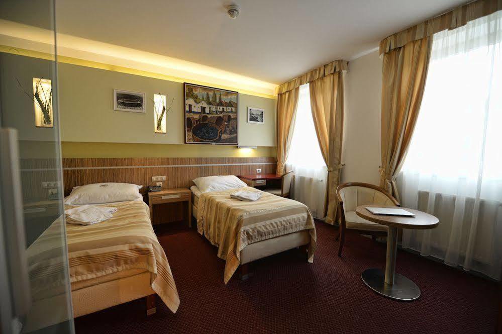 Hotel Vaka Брно Экстерьер фото