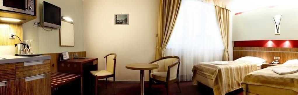 Hotel Vaka Брно Экстерьер фото