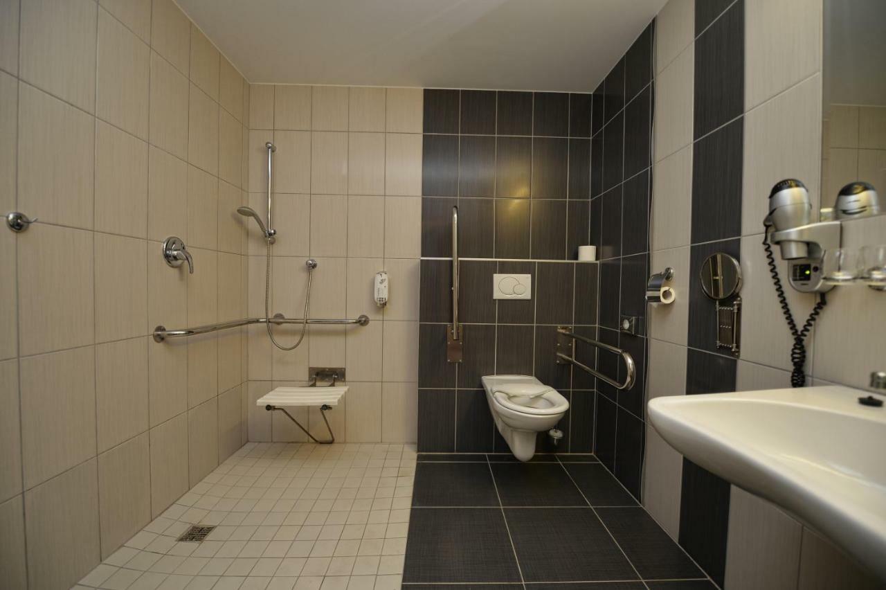 Hotel Vaka Брно Экстерьер фото
